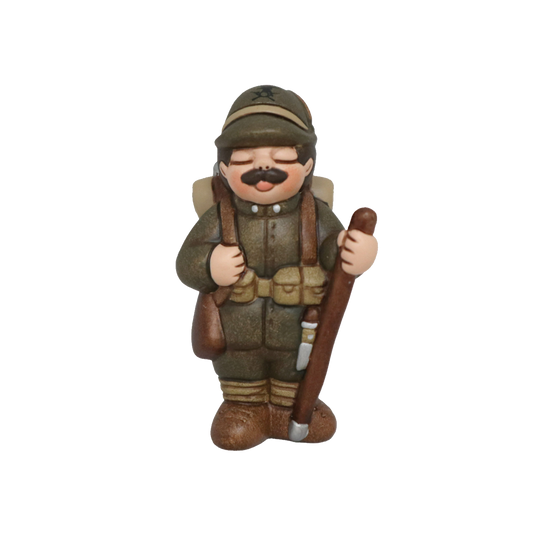 STATUETTA ALPINO 15-18 IN UNIFORME DI MARCIA H 7.5 CM