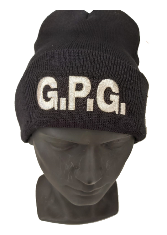 Berrettino in maglia scritta G.P.G.